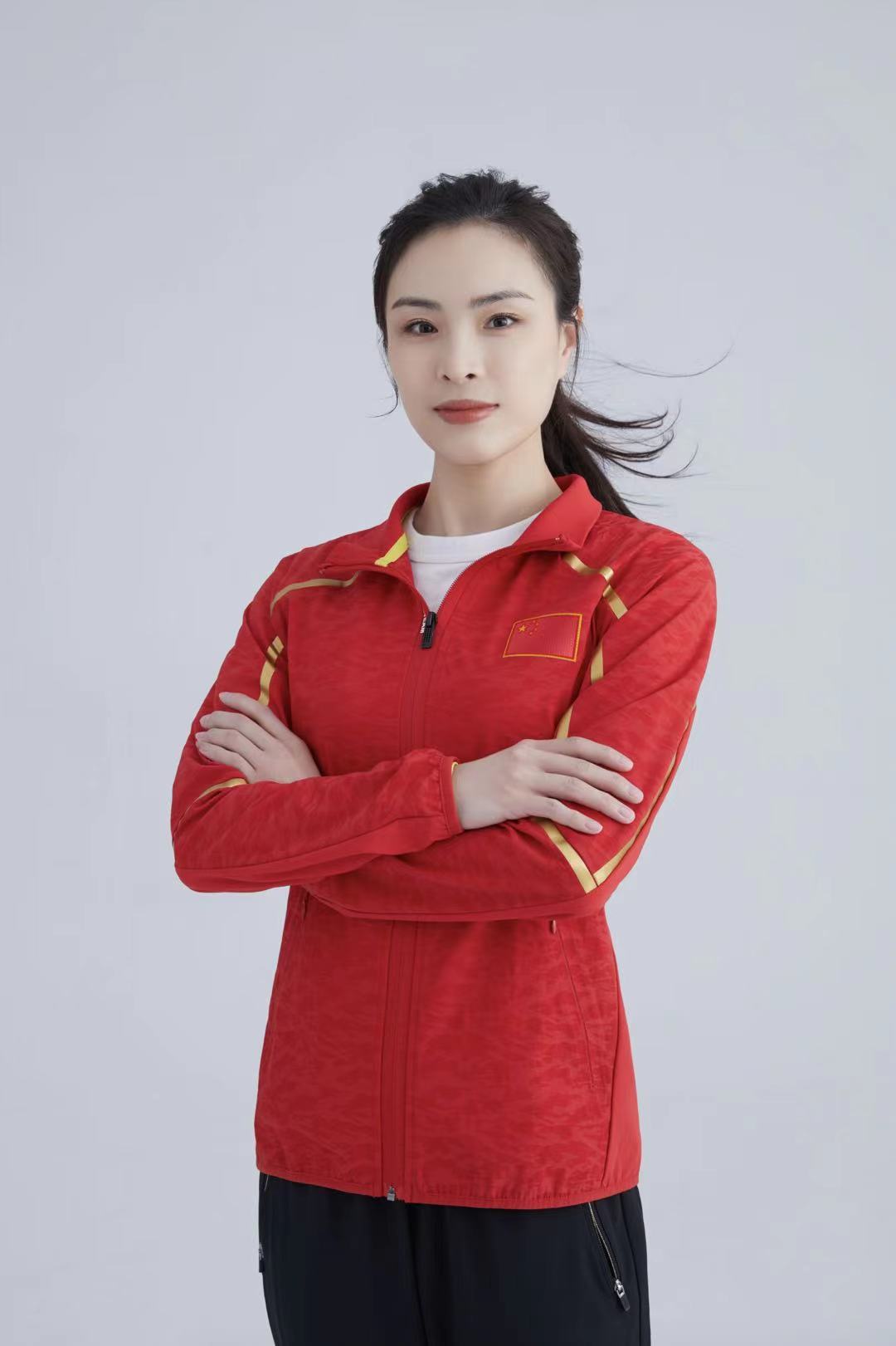 1985年,吴敏霞出生在上海一户普通人家,6岁开始接受跳水训练