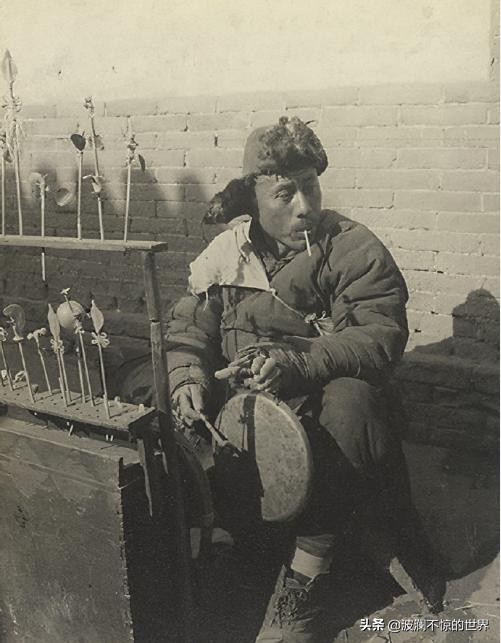 老照片:90年前的北京摆摊文化，街头卖各种东西