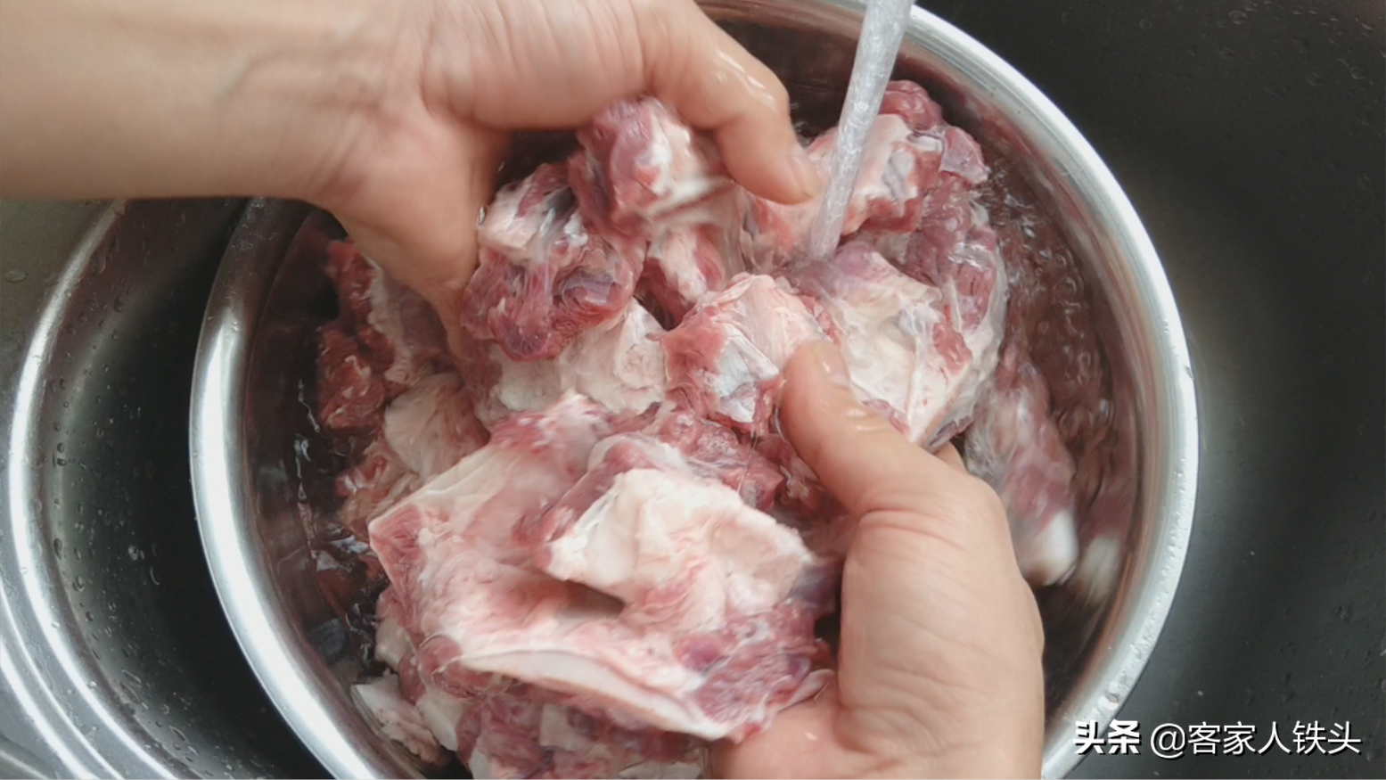 电饭锅做菜也能赛过大厨？教你技巧，新手也能做一锅比饭店香的菜