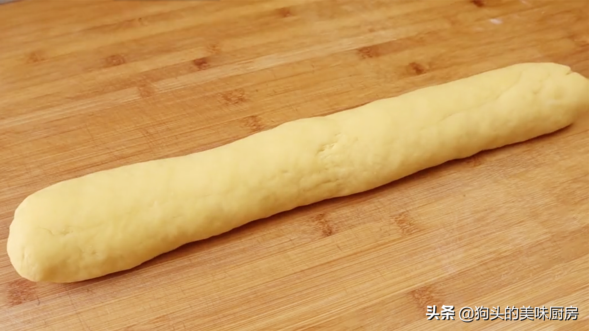 一碗麵粉，3個雞蛋，手指一戳一轉，香甜鬆軟，比買的麵包還好吃