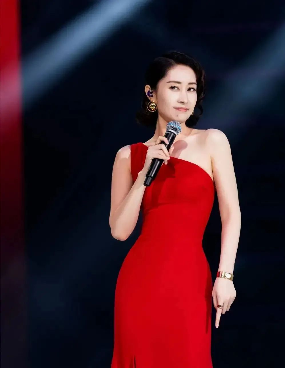 慈母劉敏濤:離婚8年不願改嫁,至今仍怨恨富豪前夫不探望女兒 - 資訊咖