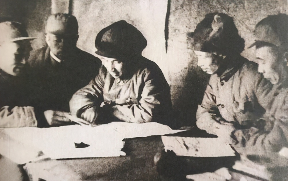 屡攻黄维兵团不下，陈士榘让刘邓首长让出指挥员位置！后拿下兵团