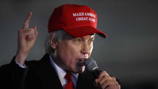 美國律師呼籲�處決�彭斯被Parler平台刪帖，此前剛被推特永久封殺