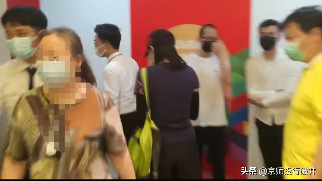 武汉房价惊现7K白菜价遭疯抢！律师建议谨防开发