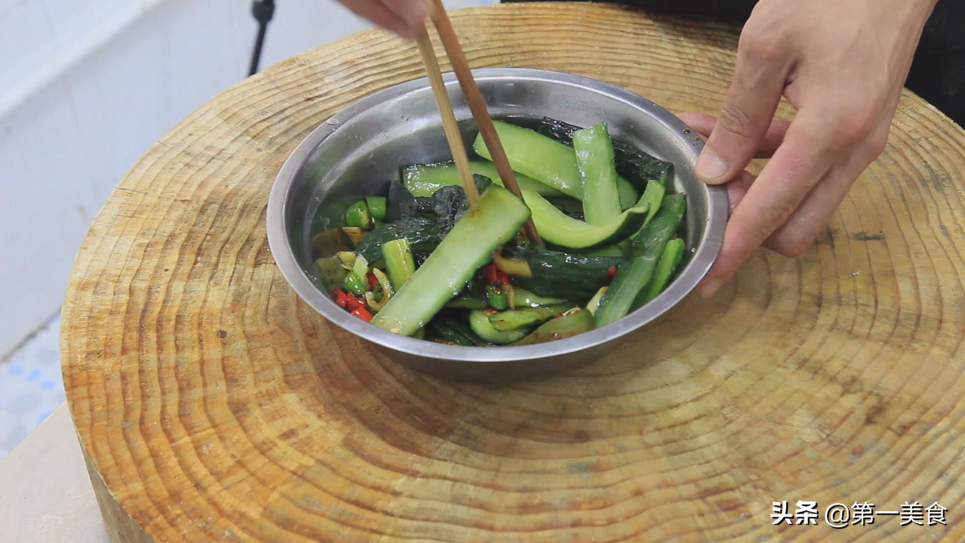 图片[9]-厨师长分享酱黄瓜做法 清脆爽口-起舞食谱网