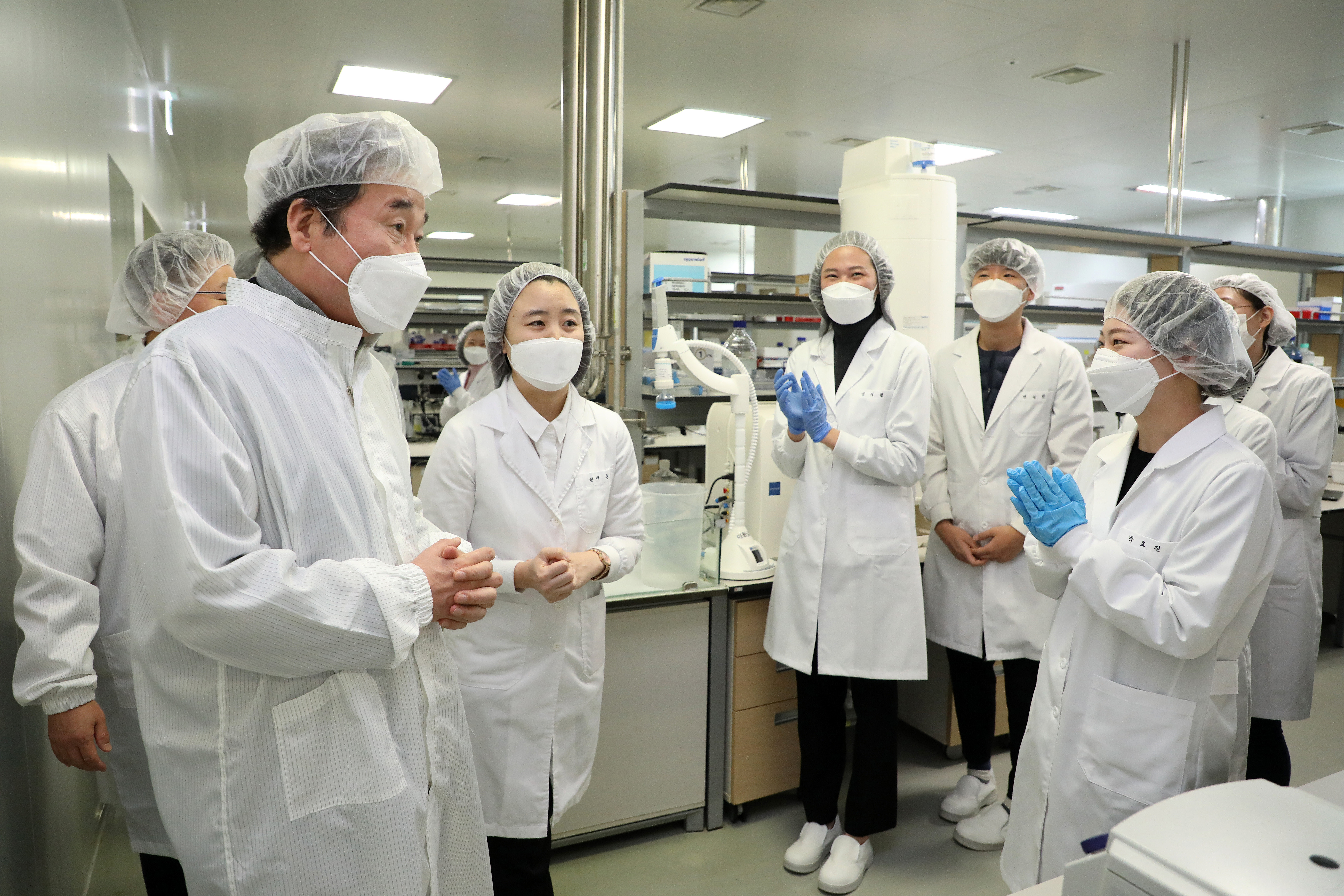 反应慢半拍！韩国预购疫苗明年7月才施打 传文在寅怒斥幕僚