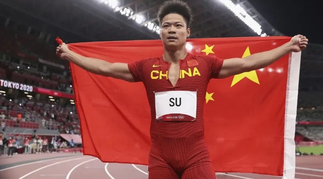 看了东京奥运会最催泪的10张照片，我顿悟什么是真正的奥运精神