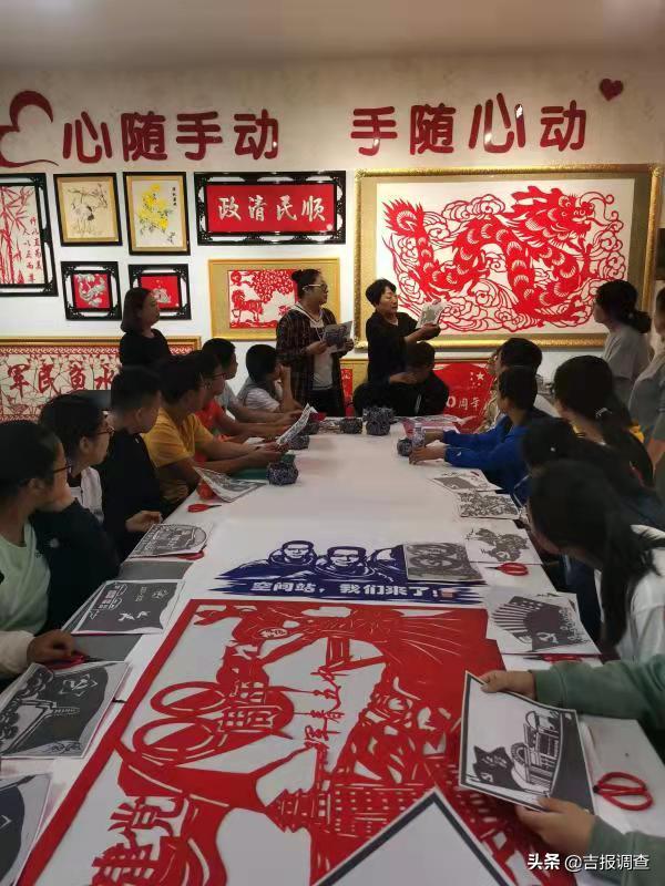 珲春市第五中学青少年来到永盛社区创意坊(图3)