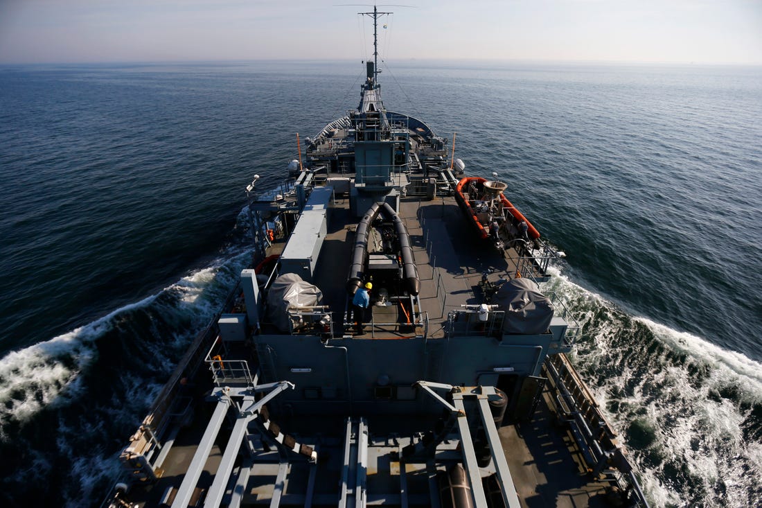 德國戰(zhàn)巡南海劃出紅線，軍艦不進島礁12海里，美國國務院遭打臉