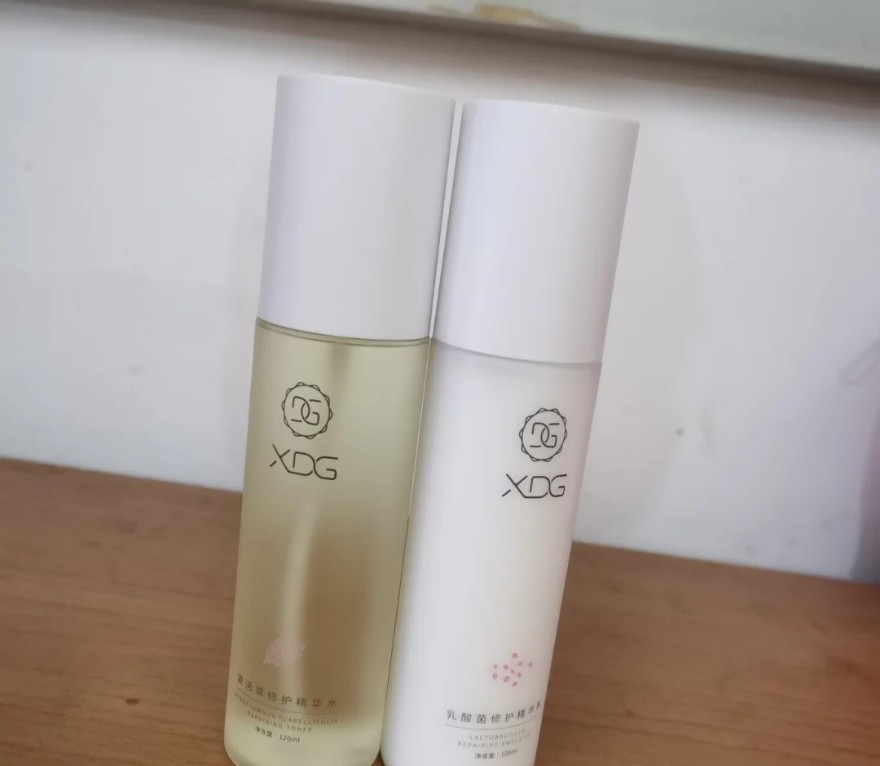 适合大油皮的4款水乳推荐：澳尔滨上脸秒吸收，黛珂是最强CP