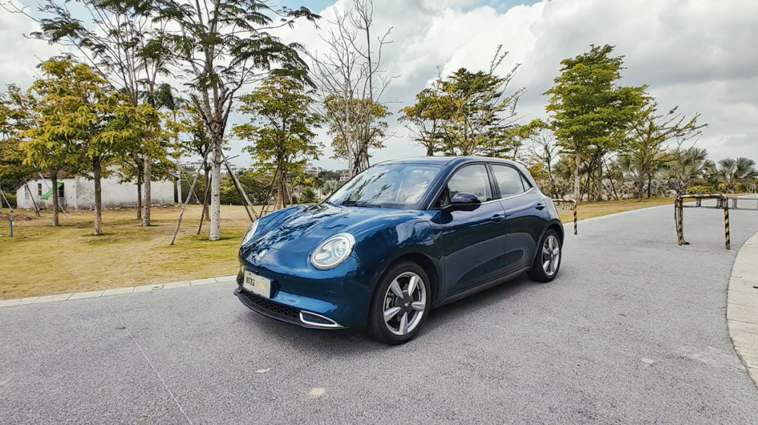 开上它你就是回头率最高的女神，这不比MINI便宜多了？