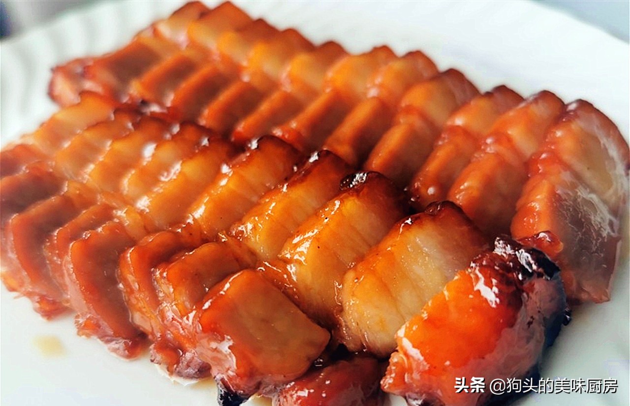 自从知道电饭煲可以做叉烧，我家隔天就做一锅，甘香肥美，太香了