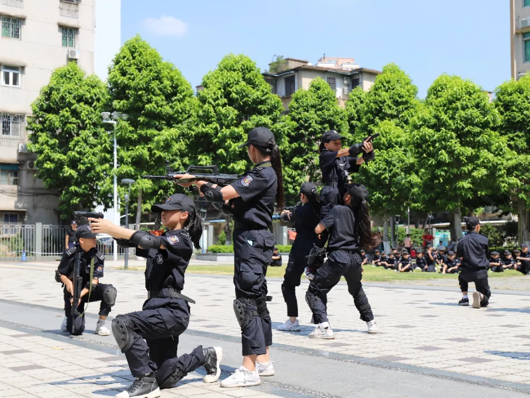 广东警官学院少年警训夏令营：别样的“云结营”，一样的警训情