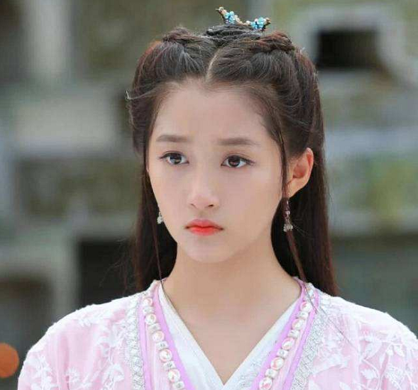 罗云熙陈飞宇甜蜜，关晓彤一脸严肃，李易峰新