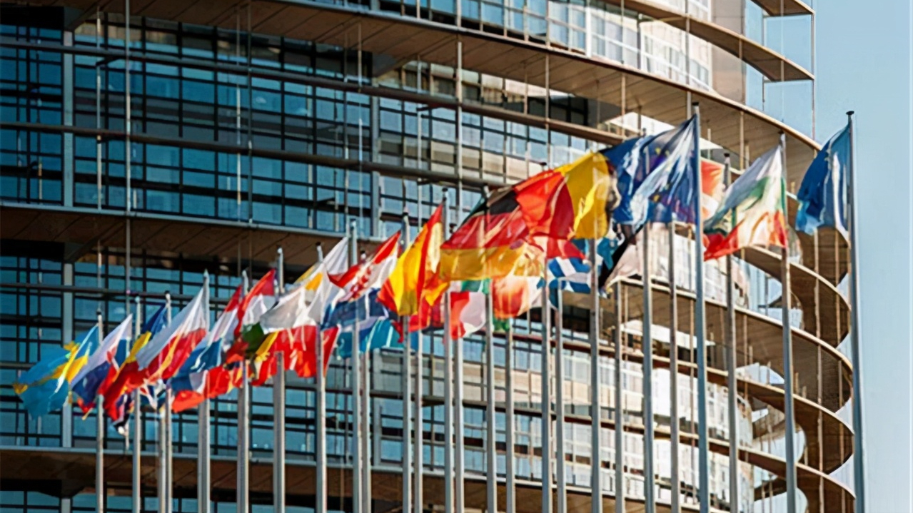 李光耀晚年對世界的預言：歐元區解體，日本走向平庸，印度困難多