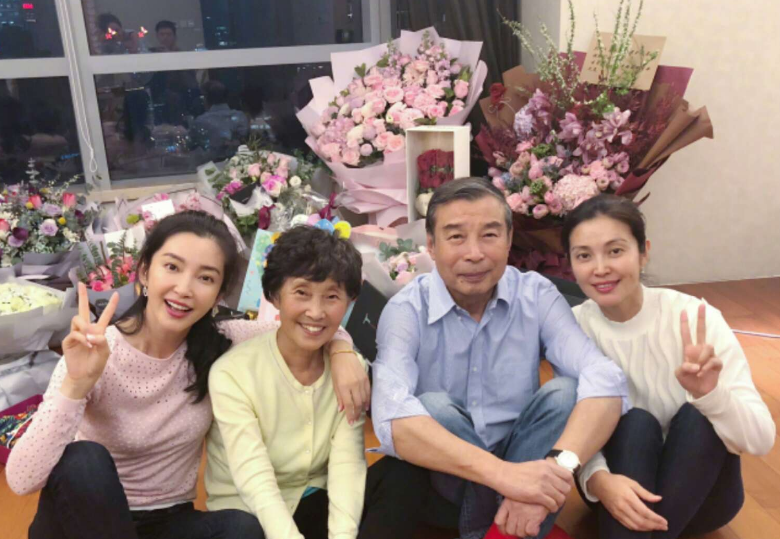 8对“抱团挣钱”的姐妹花，个个有钱，李冰冰姐