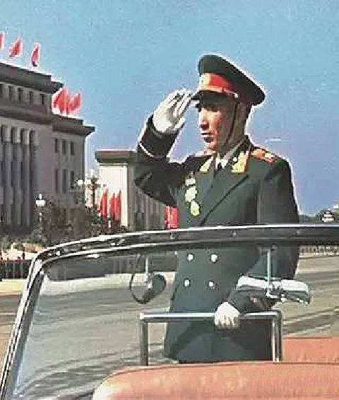 十大元帅中哪四位当过国防部长 其中任职时间最长的超过十年