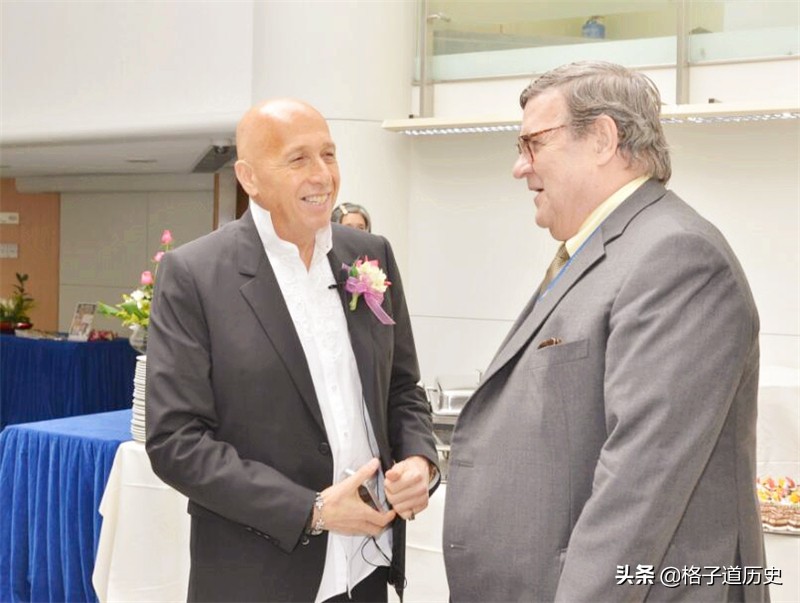 当年，那个放弃别国国籍，坚持加入中国籍的富