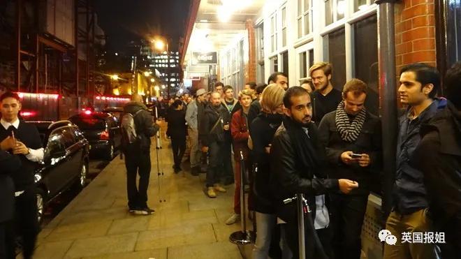 Chinese production overseas explodes fire, the foreigner is really sweet mad grab! Netizen: Had not seen Finnic station is so close