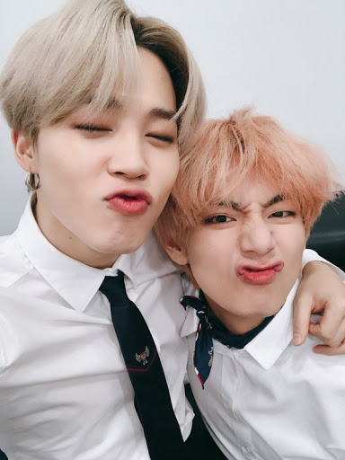 BTS金硕珍做直播透露新专辑消息：SUGA有望担任封面设计担当