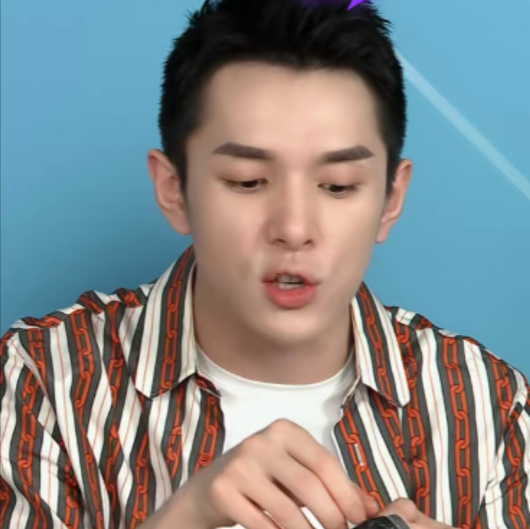 刘雨昕热度高过李佳琦，虞书欣回怼他的口误，