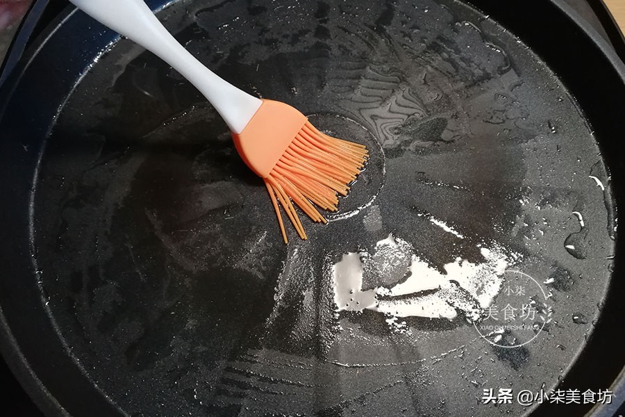 图片[13]-面粉最简单做法 不发面、不饧面 20分钟出锅烙8张 凉了也不硬-起舞食谱网