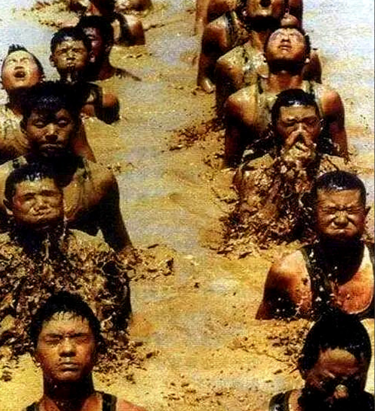 今天，向中国军人致敬！不让英雄流血又流泪