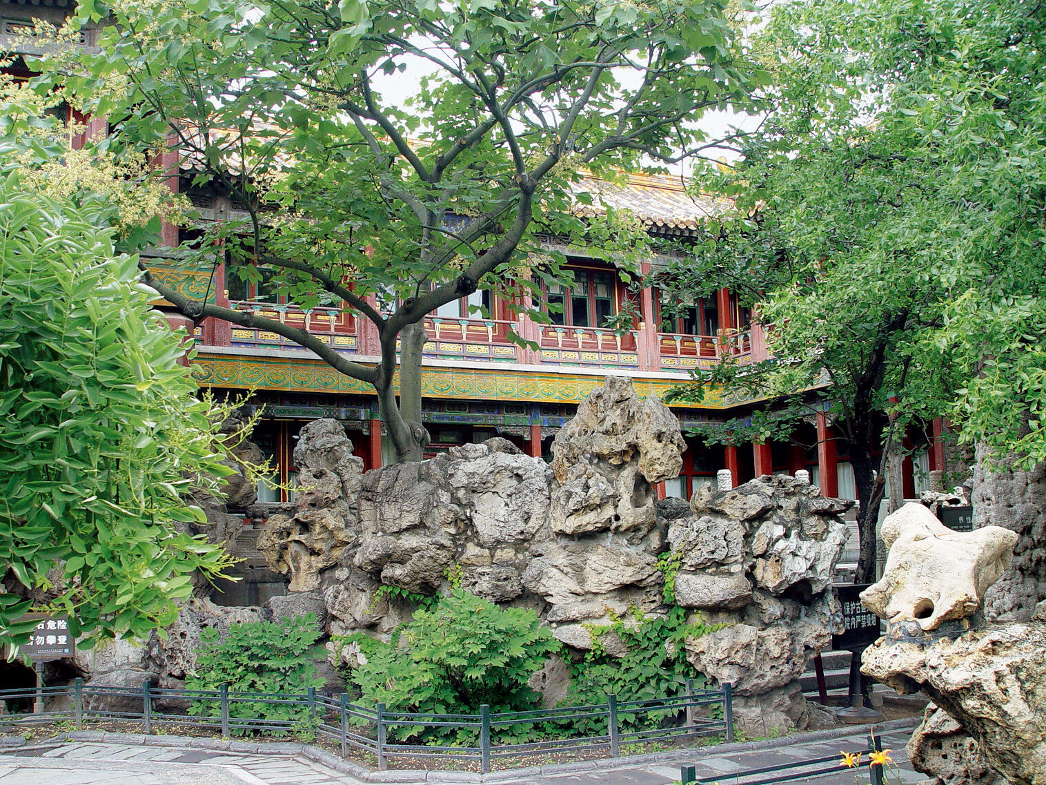 景观设计之大成，中国古代园林巅峰之作，紧凑精致的紫禁城御花园