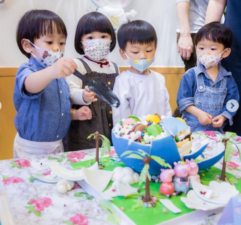 鄭嘉穎兒子生日照，兩歲已是帥小伙，又是騙我生小孩系列