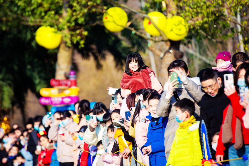 邂逅浪漫流星雨，武汉欢乐谷LIGHTS游乐园元旦启幕