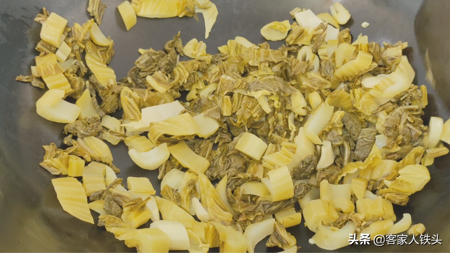 廣東人酒席上必上的一道菜，不用大料，出鍋口感香軟，好吃又不膩