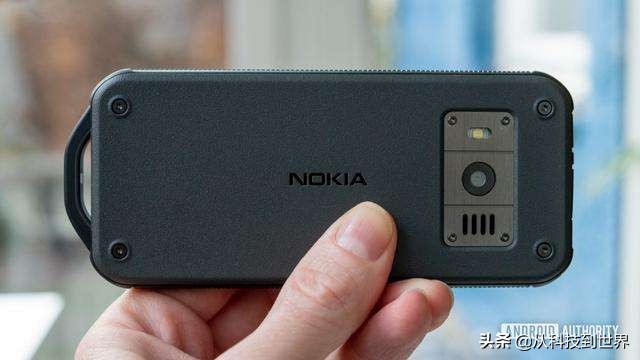 Nokia800真三防手机发售，又一部砖块问世