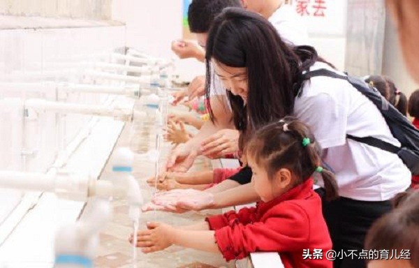 “年前就不去幼儿园了”，家长给孩子请假，幼师回答值得思考