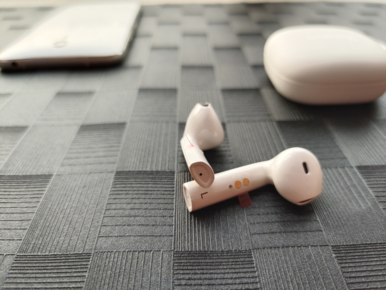 我的首款无线充电蓝牙耳机——omthing小方盒上手体验