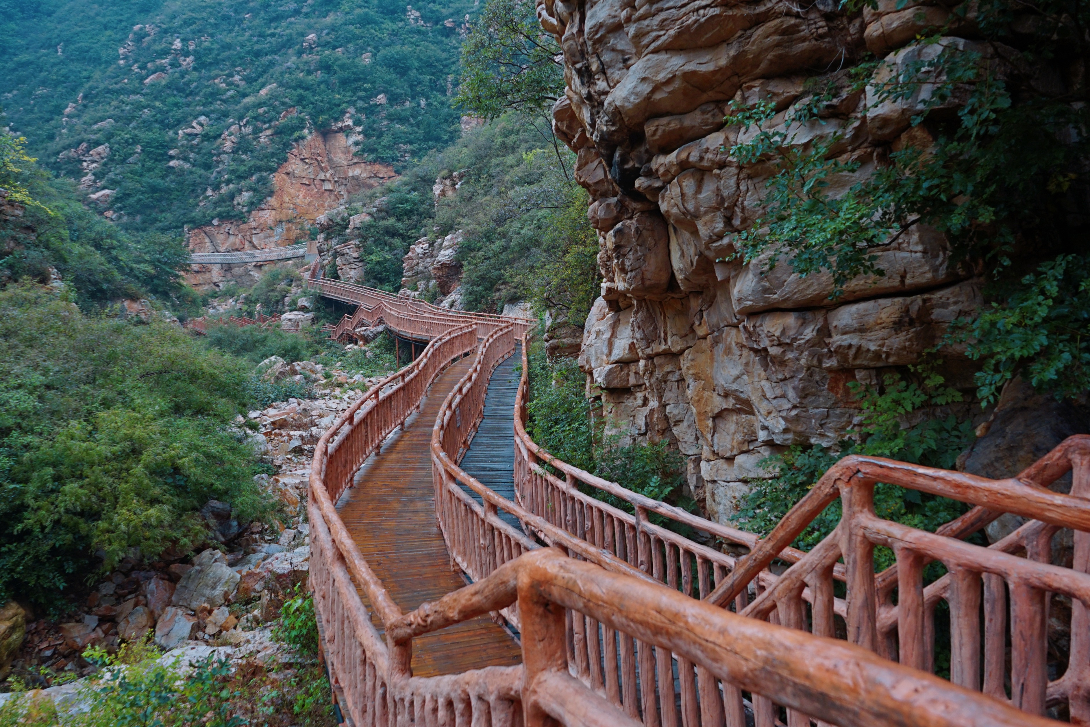 国庆长假怎么玩？徒步穿越大峡谷，打卡天津的天空之镜