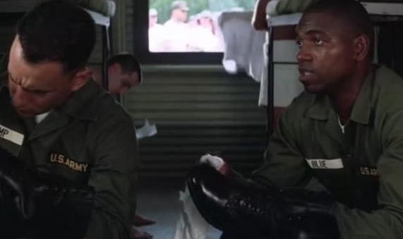 美军的另一面：训练无性别，轻则无法晋升，重则被勒令退役