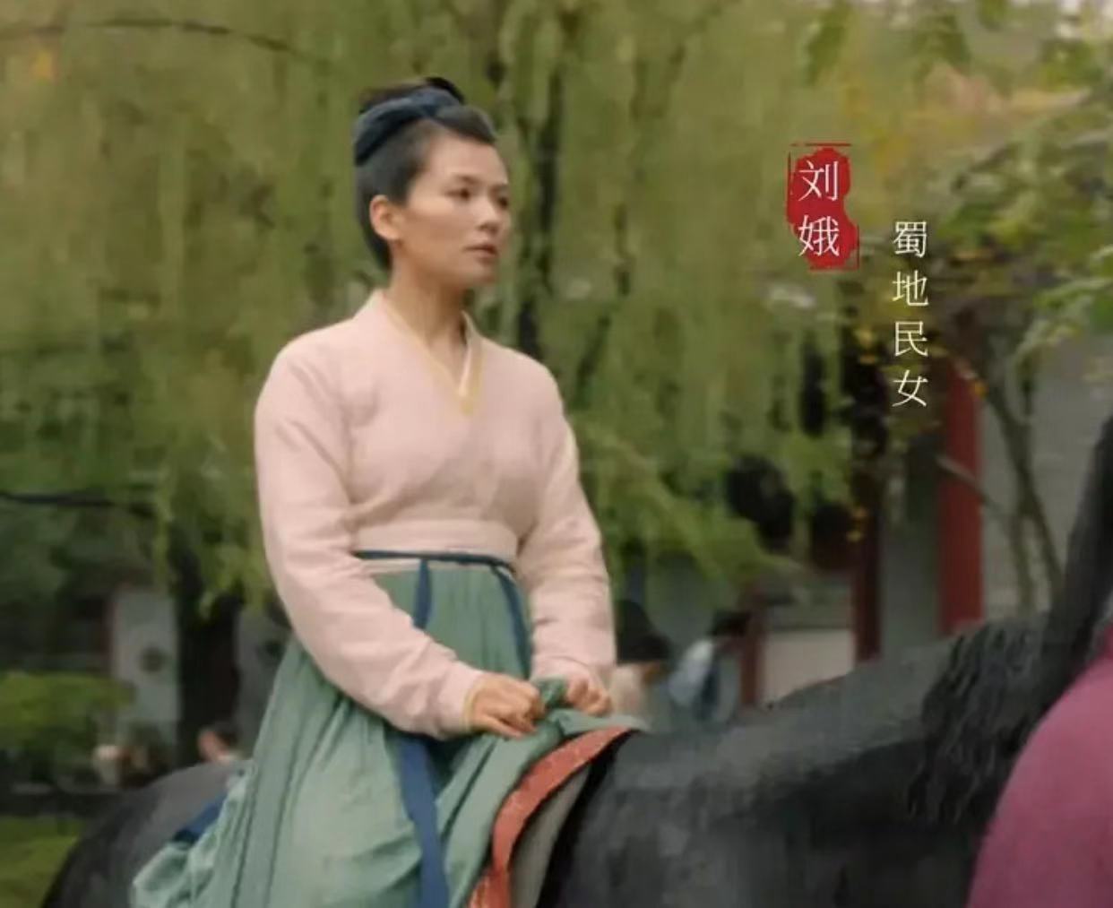 43岁刘涛扮15岁少女被吐槽，网友：前期不能换个