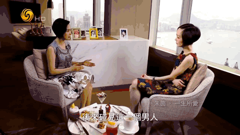 朱茵那么爱周星驰，为何嫁给了黄贯中？