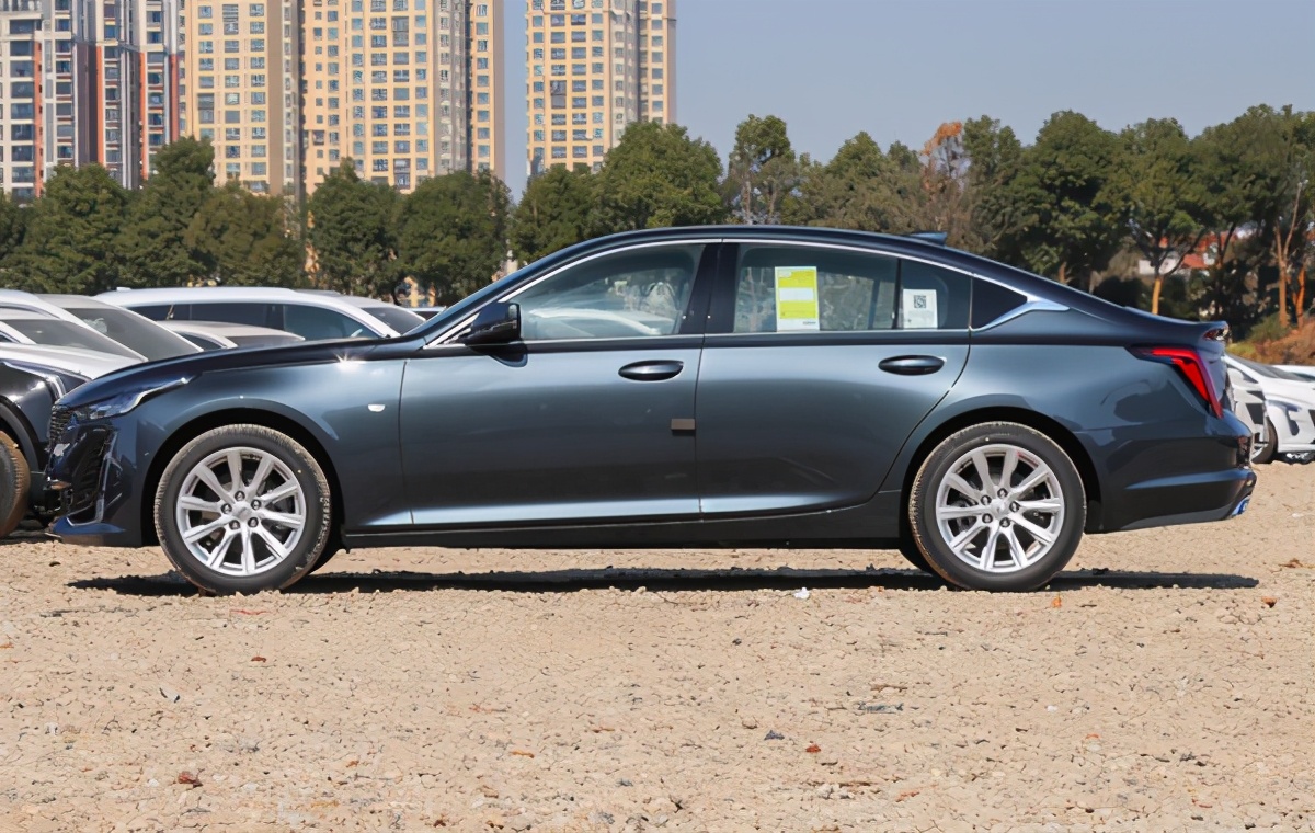 哪款中型车加速快，2021款凯迪拉克CT5，7.3秒破百