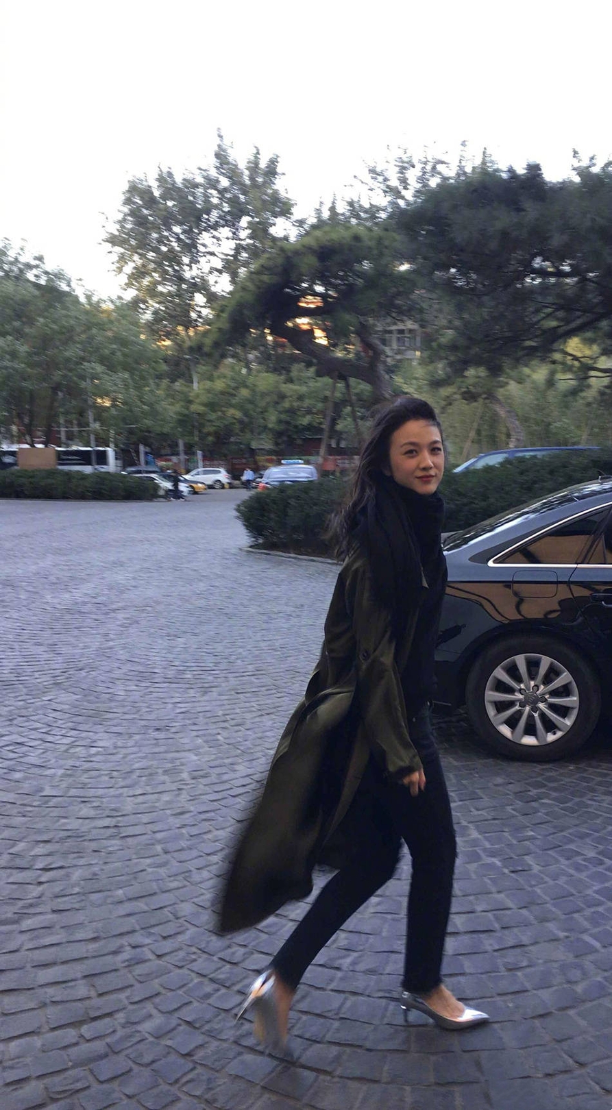 Tang Wei brought her daughter back to Beijing on her 42nd birthday, and ...