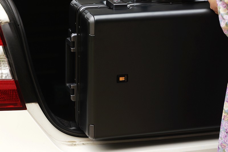 有你相伴 真好 地平线8号POWER系列行李箱