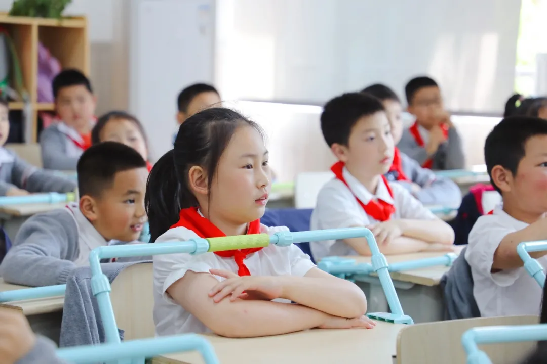 「家长课堂」——华中附小家长进课堂之爱护眼睛远离近视活动