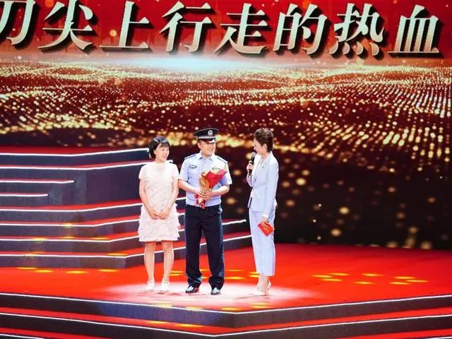 上清寺派出所何小涛荣登2020年8月重庆好人榜