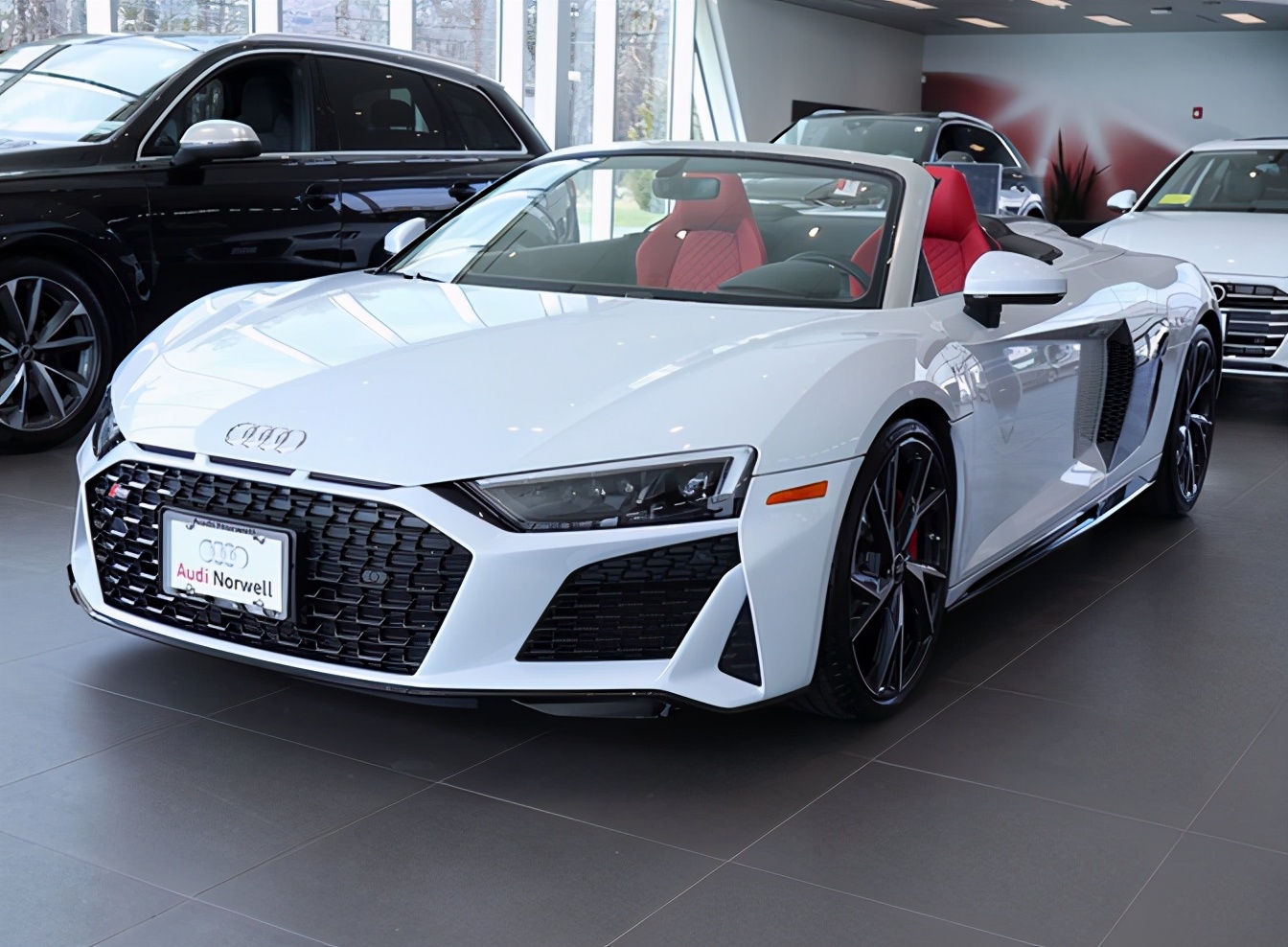 奥迪全新R8敞篷版实拍图片来袭 未来将不再生产R8