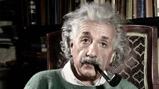 为何爱因斯坦晚年认为一切都是安排好的？上帝真的不会掷骰子吗？