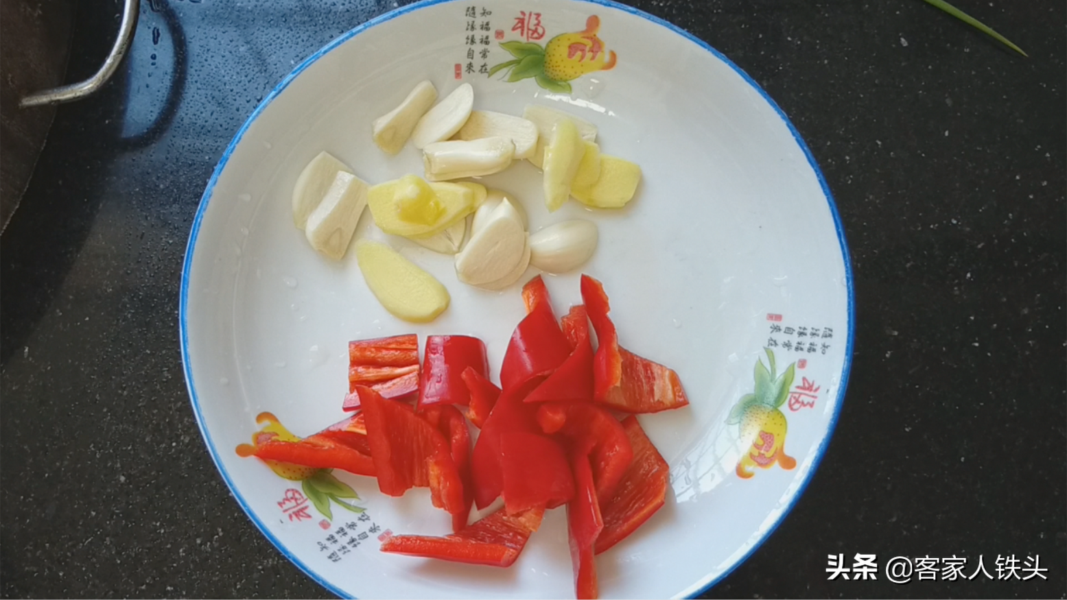 一鍋適合天冷吃的素菜煲，做法簡單，鮮滑爽口味道好跟吃肉一樣香