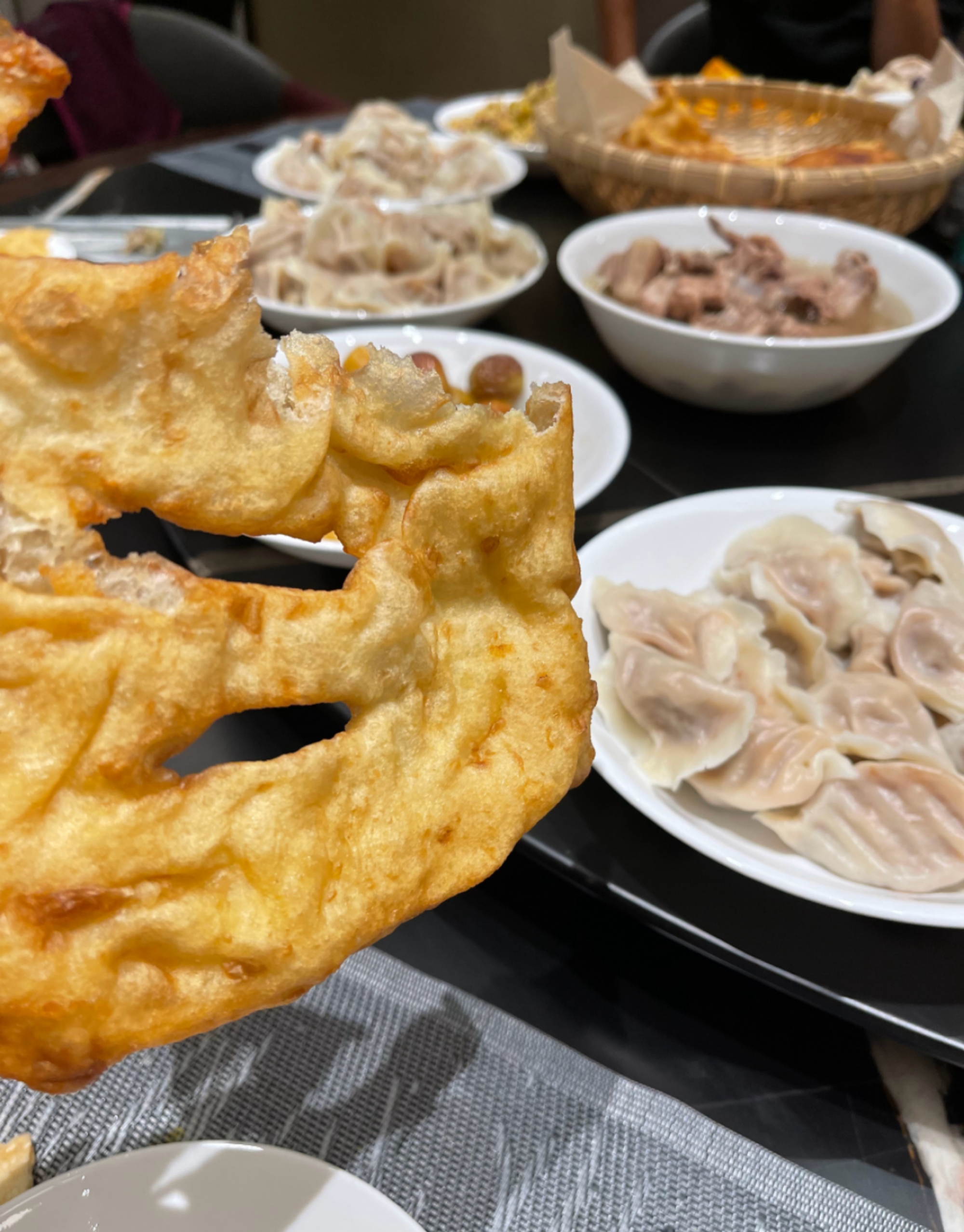 岳云鵬曬午餐，家常接地氣，8萬人點贊，網(wǎng)友：不看都猜到吃啥