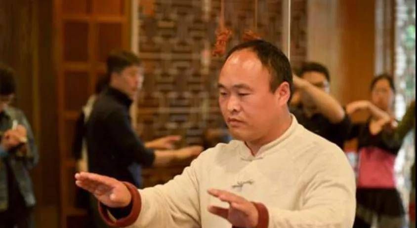 当初给马云“挡抢”的第一保镖现状如何？马云