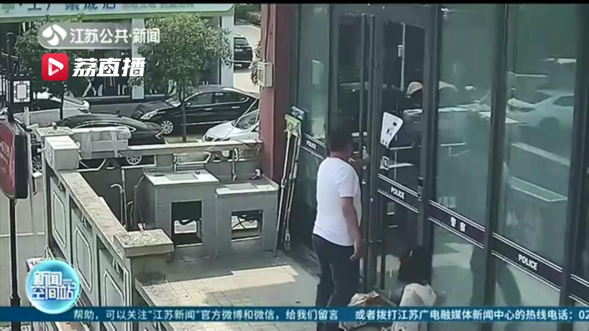 可爱的蜡笔画！宿迁一小姑娘为民警送来特殊的节日礼物