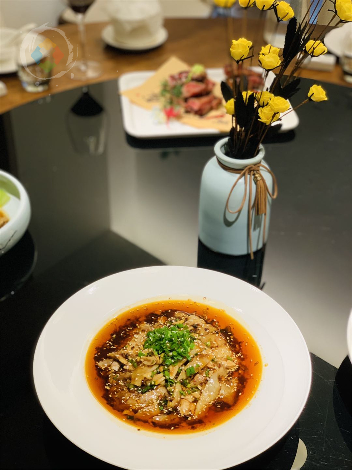 揭示餐桌文化，重庆人吃饭点的第一道菜是什么？口水鸡当之无愧